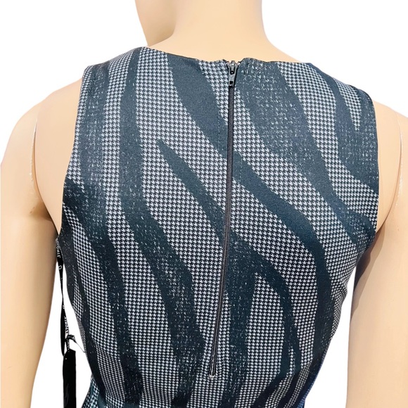 NWT ANATOMIE Dress Size Small Stretchy Fabric Zipped Back closure Sleeveless - Picture 9 of 10